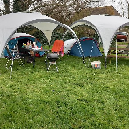 Basic 2P Tent Sotterum Hotel Kornwerd Eksteriør billede