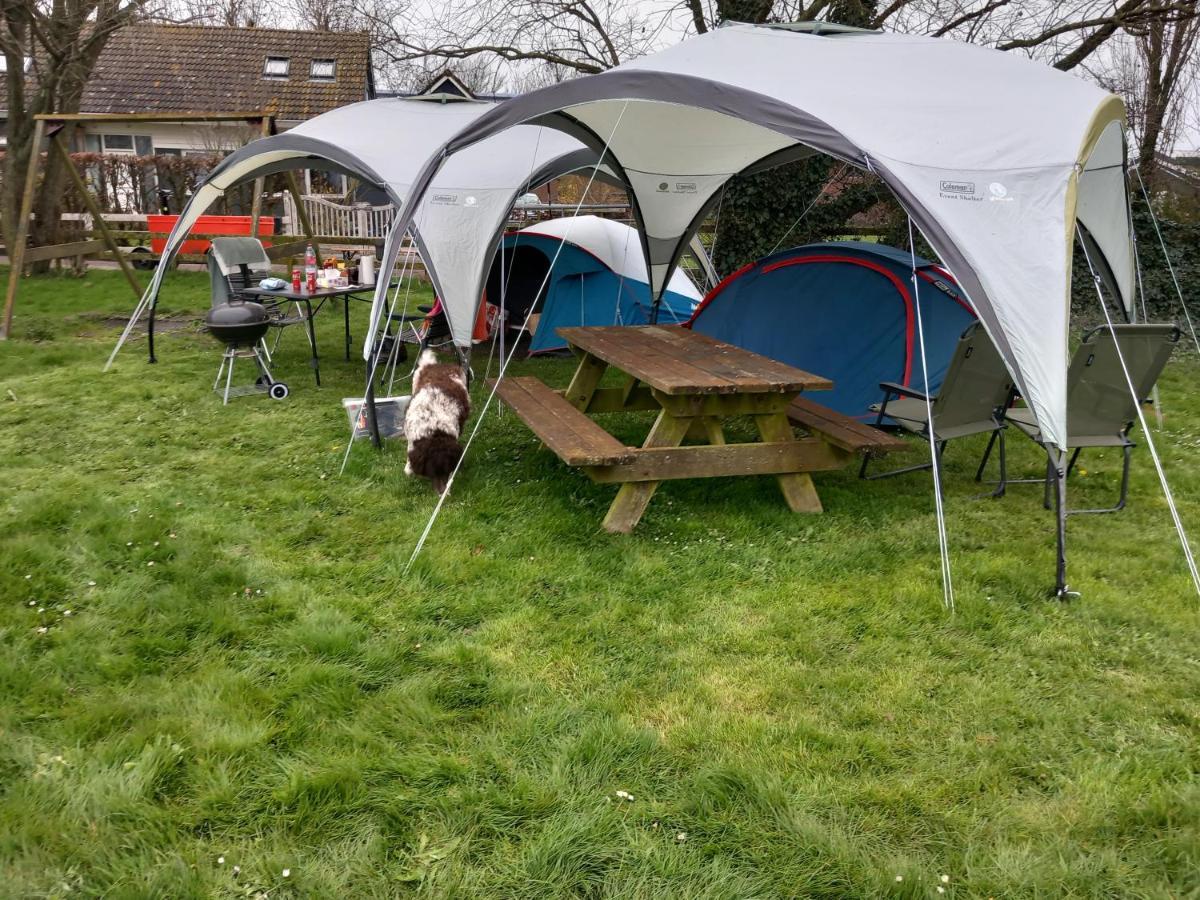 Basic 2P Tent Sotterum Hotel Kornwerd Eksteriør billede